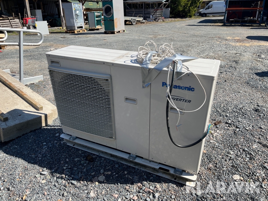 Luftvattenpump Panasonic WH-MDC06G3ES med fundament