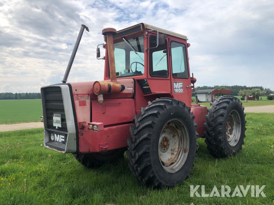 Traktor MF 1200