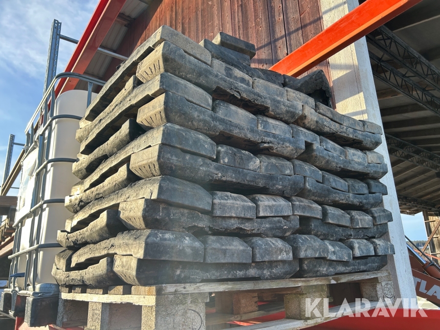 Gummipads till grävmaskin