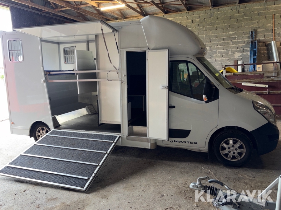 Hästlastbil Renault Master