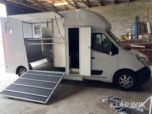 Hästlastbil Renault Master