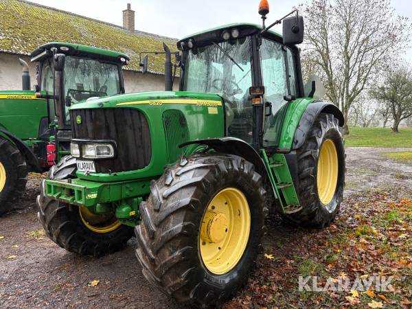 Traktor John Deere 6820