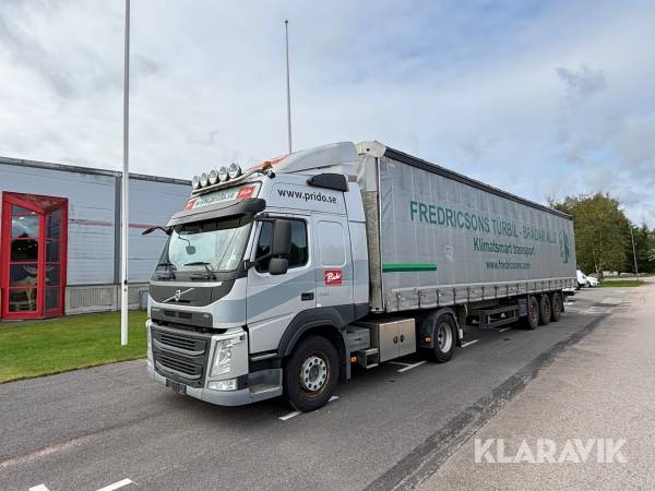 Dragbil med kapelltrailer Volvo Fm 330 - A-traktor
