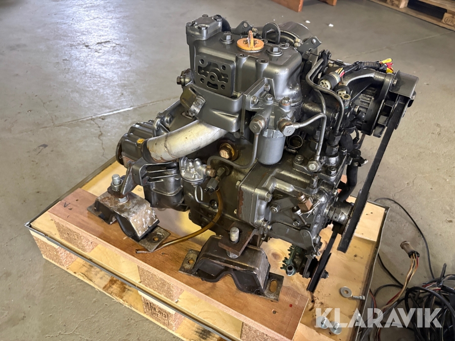 Inombordsmotor med backslag Yanmar 2GM