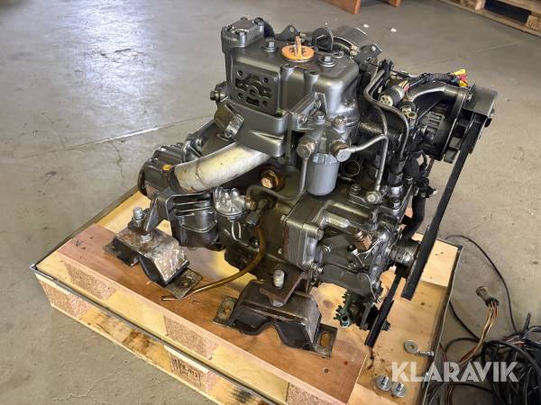 Inombordsmotor med backslag Yanmar 2GM