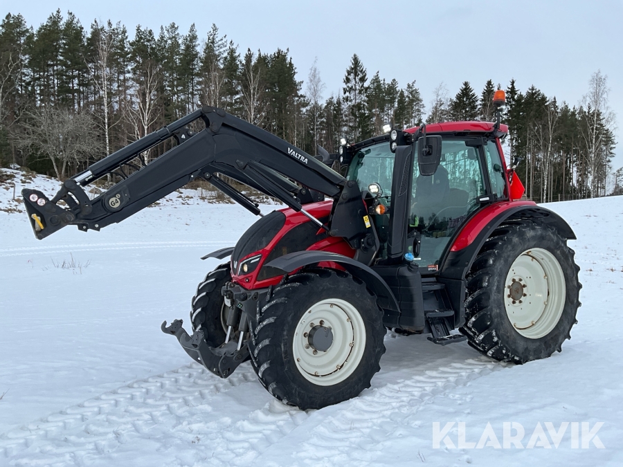 Traktor Valtra N104 med lastare och frontlyft