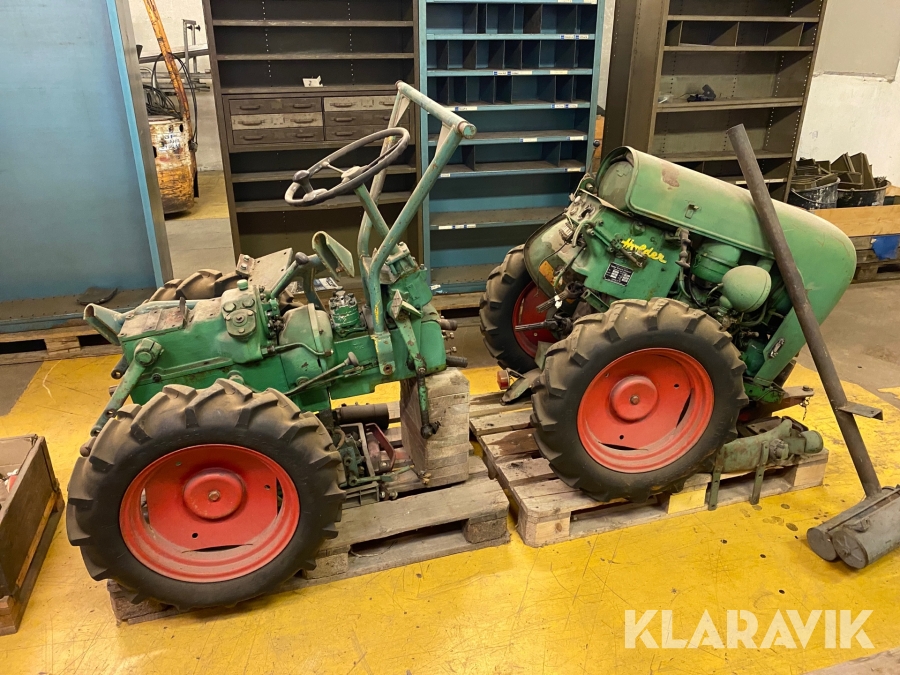 Traktor Holder A12