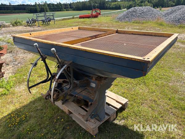 Konstgödselspridare Bogballe BL 800
