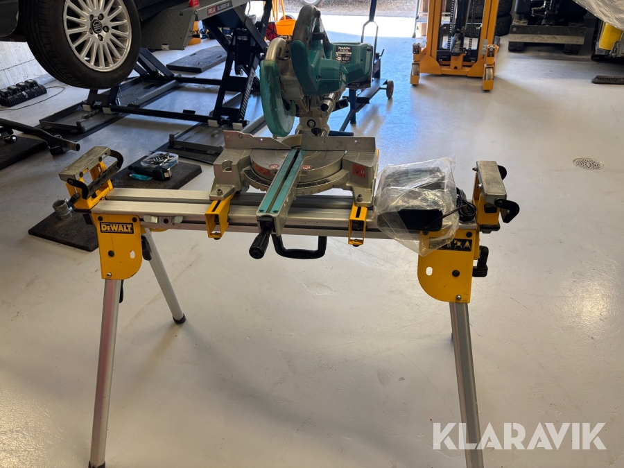 Gerkap med  DeWalt sågbord Makita DLS714 laddare & batterier