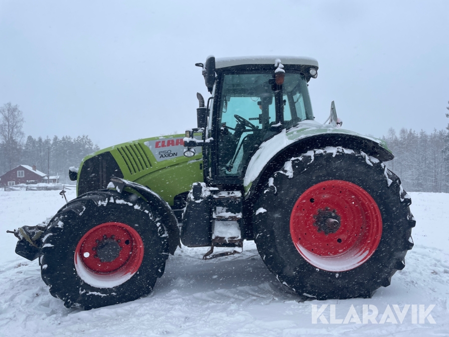 Traktor Claas Axion 850 med frontlyft