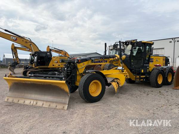Väghyvel Komatsu GD675-7E0 maskinstyrning med GPS
