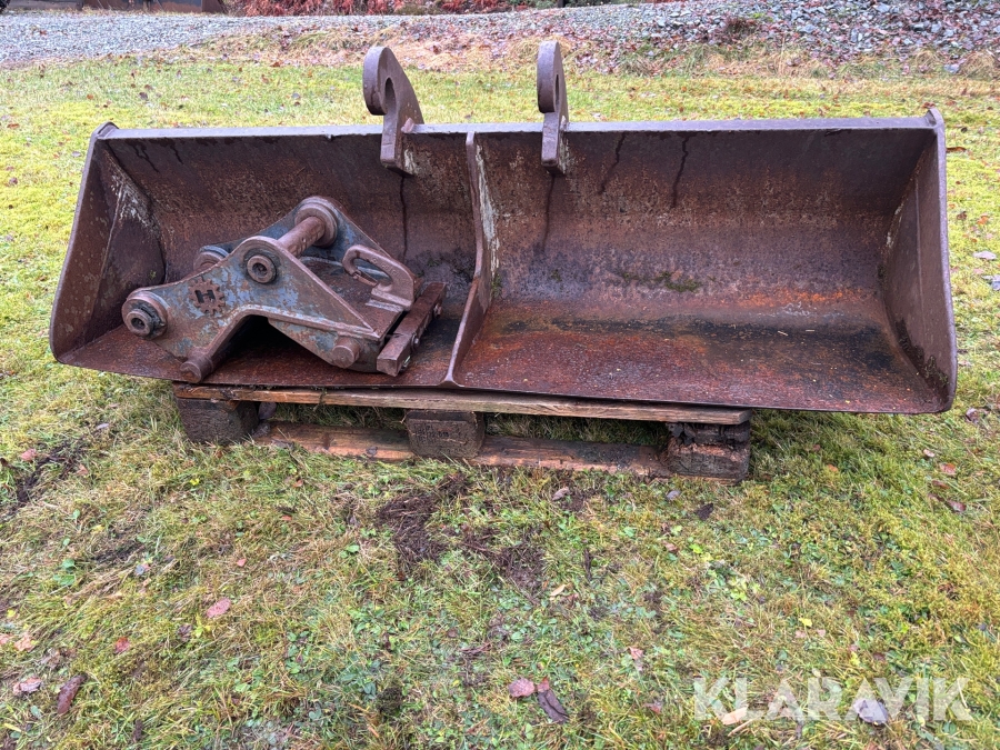 Skopa med redskapsfäste till grävmaskin