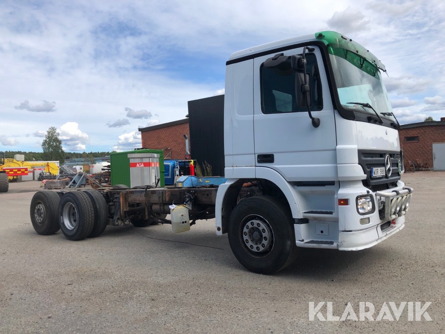 Chassi Lastbil Lastbil Chassi Mercedes Benz 2536 L 6X2, Sala, Klaravik aukt