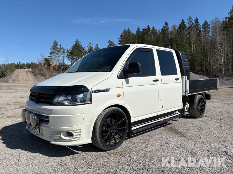 Flakbil Volkswagen Transporter T5 med HIAB kran