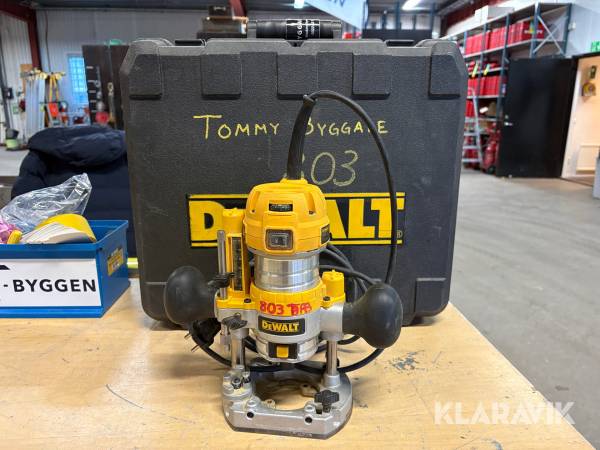 Handöverfräs Dewalt D26204