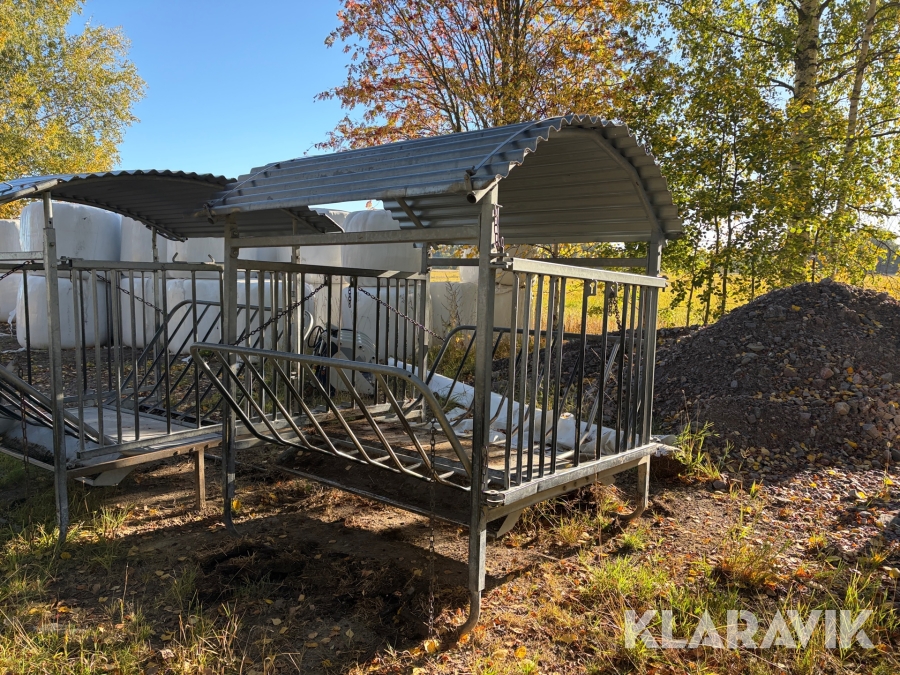 Galvaniserad foderhäck med tak