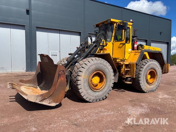 Hjullastare Volvo BM 4500 med våg