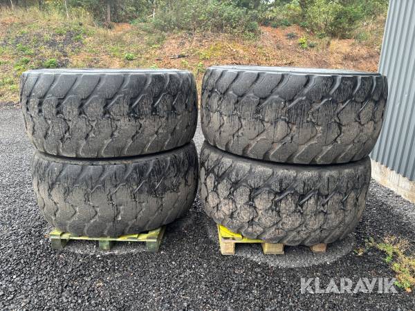 Entreprenaddäck på fälg Michelin 600/65R25 4st