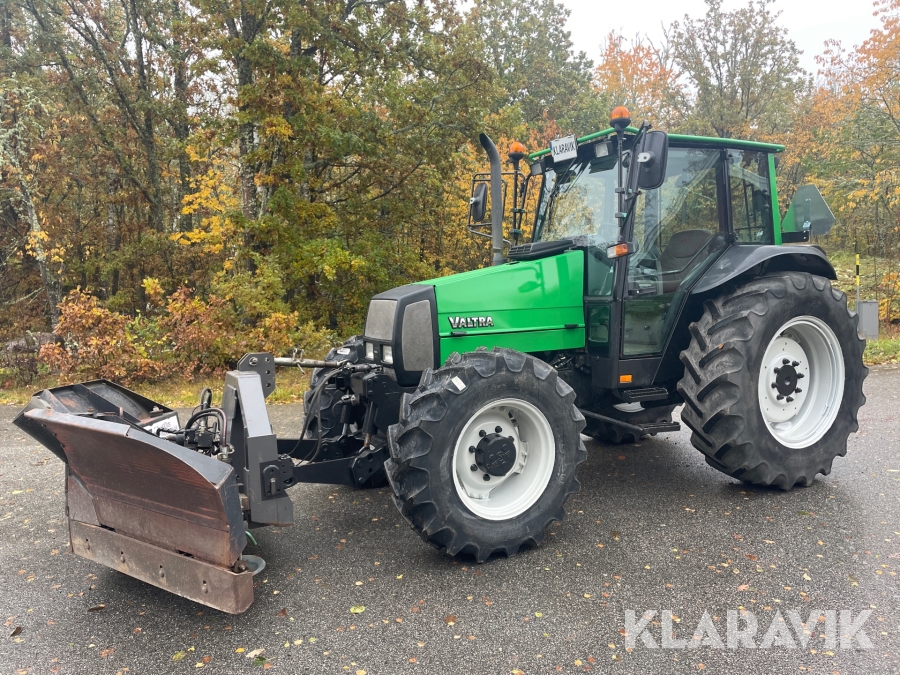 Traktor Valtra 900-4