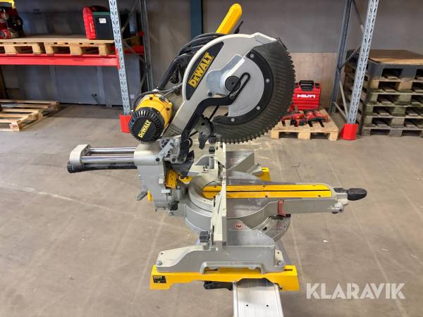 Kap och geringssåg 1 st, Sågbock 1 st Dewalt DWS 780 / DE 7035