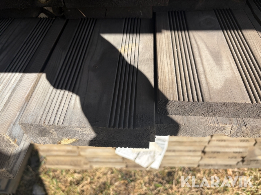 Royal Linolatrall Furu Grå 28x145mm Rillad på ovansidan ca 905m 3,6m