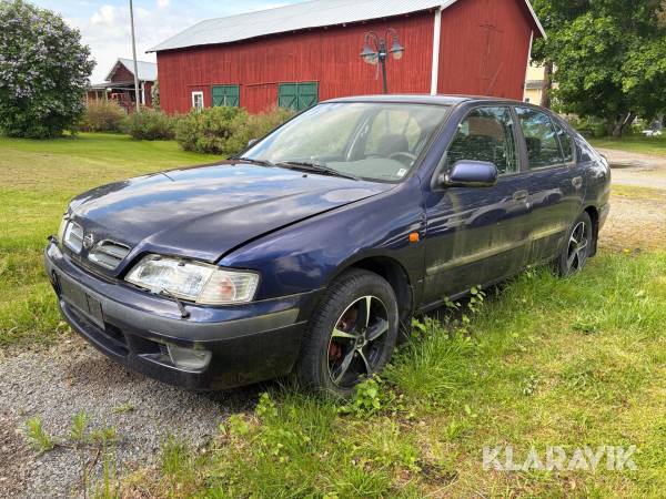 Nissan Primera Hatch 2.0 137hk