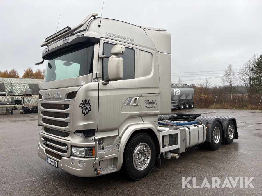 Dragbil Scania R580 med lossningskompressor