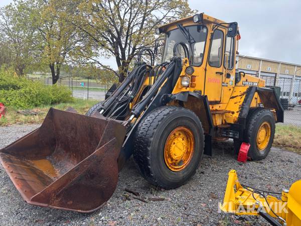 Hjullastare Volvo BM L70 med skopa