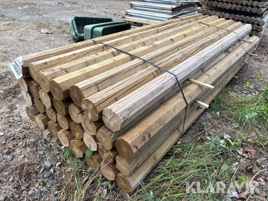 Impregnerade Trästolpar/Hagstolpar Octowood 3000x120