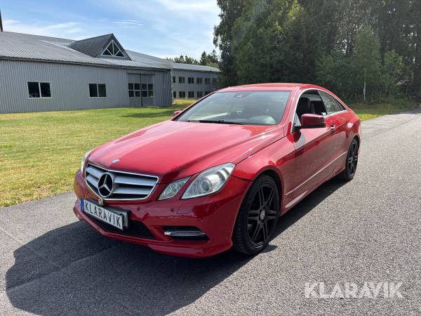 Mercedes-Benz E200 automat