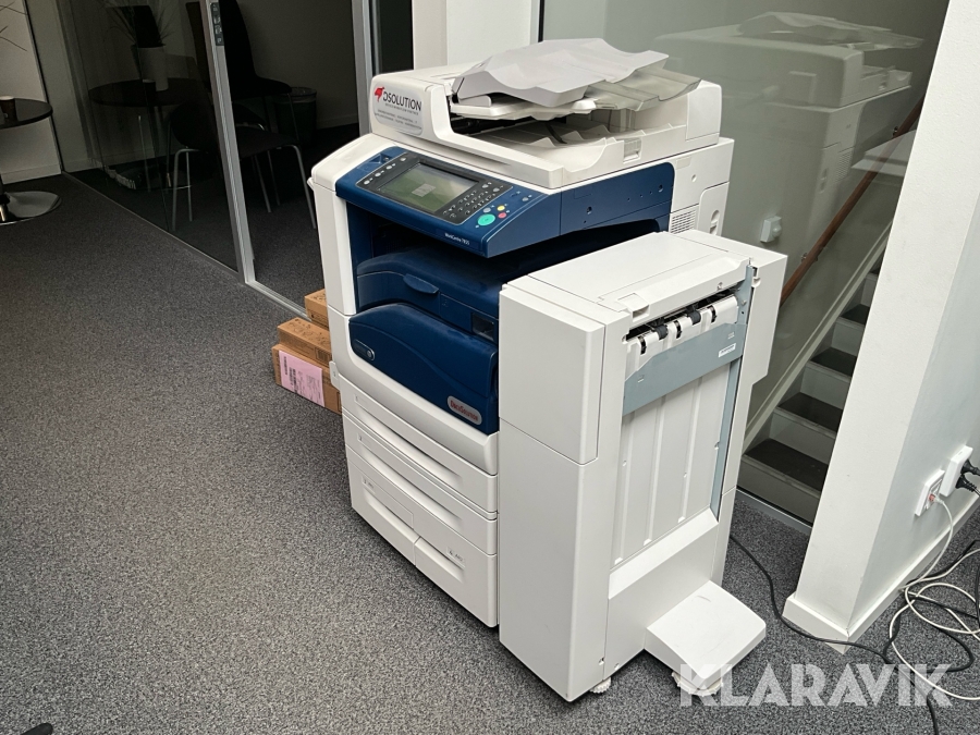 Multifunktionsskrivare Xerox WorkCentre 7855 med efterbehandlare.