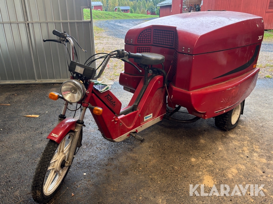 Moped Tribeta med flakbox