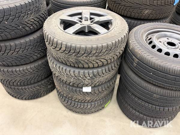 Kompletta hjul Nokian 215/65R17 4st