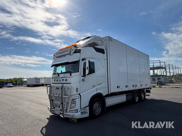 Skåpbil Volvo FH4 540 med öppningsbar sida och kyl/frysaggregat