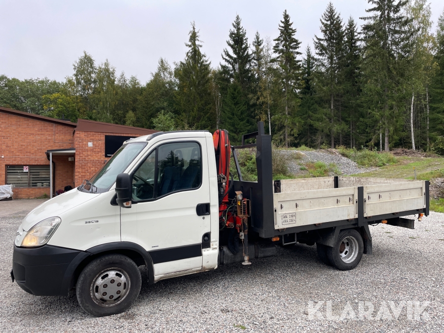 Pickup Iveco Daily 35C15 med kran