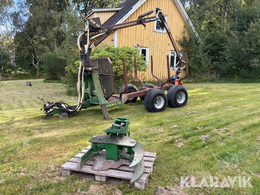 Skogsvagn Farma T9 med kran , grip och klippklo