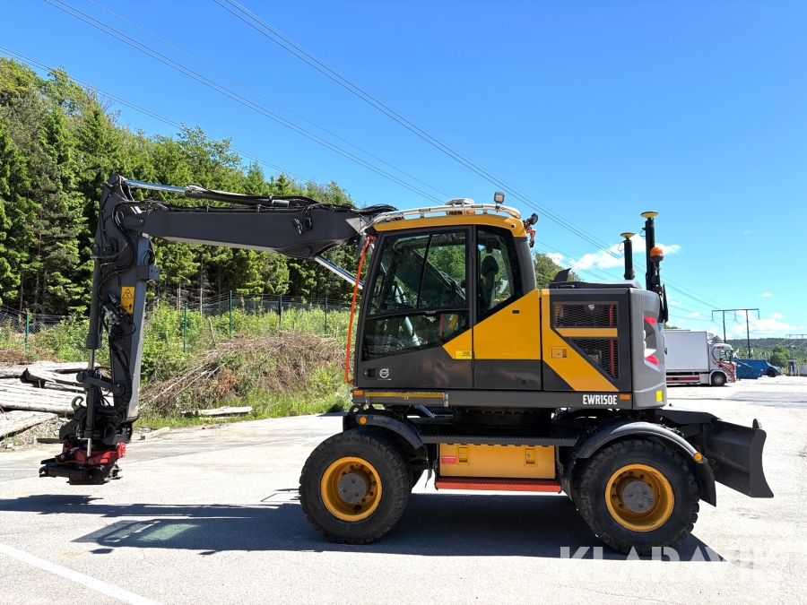 Grävmaskin Volvo EWR150E med grävsystem