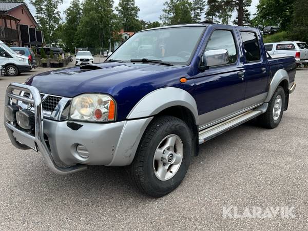 A-traktor Nissan Navara 4WD
