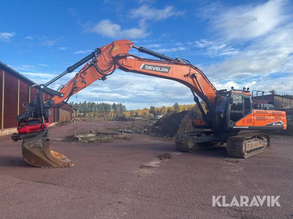 Grävmaskin Develon DX350LC-7K med redskap