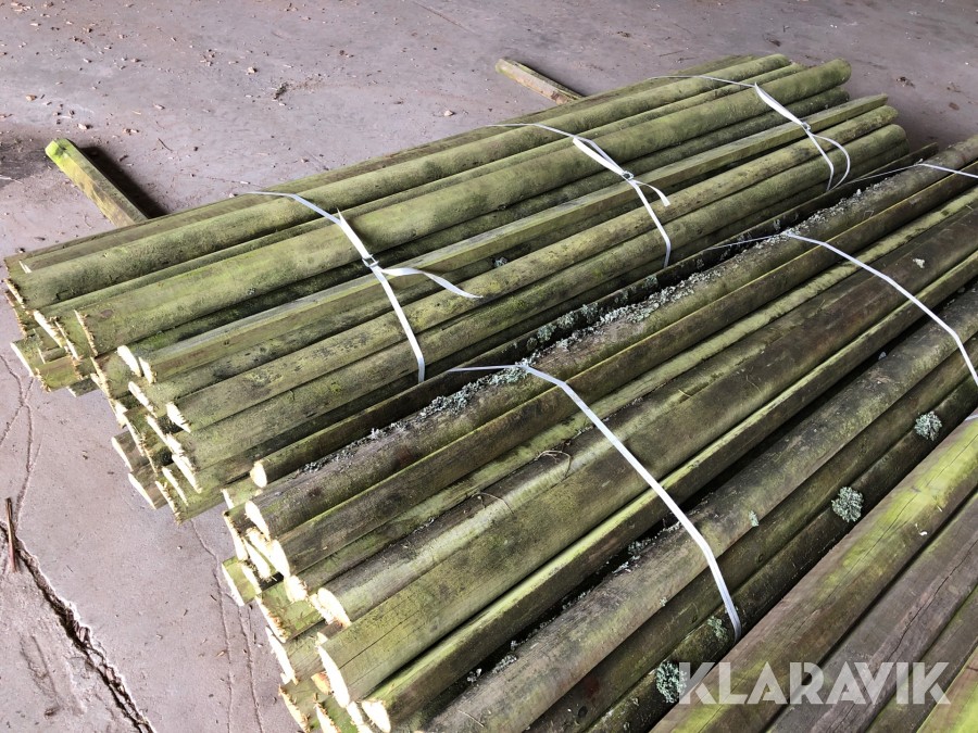 Klaravik Auktioner | Staket / Slanor 200st tryckimpregnerade