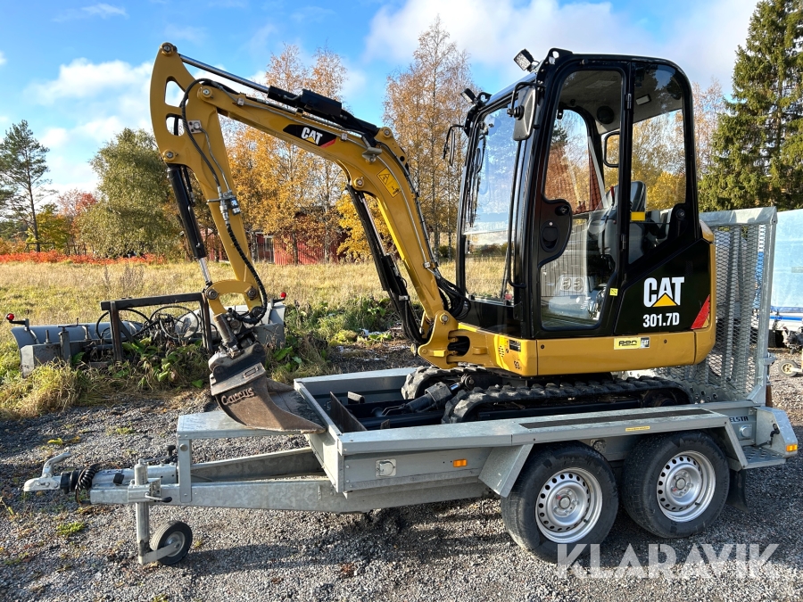 Minigrävare CAT 301.7D med släp och skopor