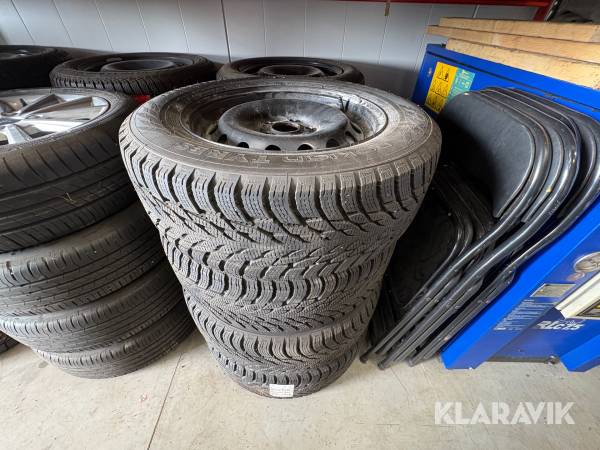 Året runt-däck med fälg Nokian Hakkapeliitta R3 Ford Focus 2020 205/65R16 4st