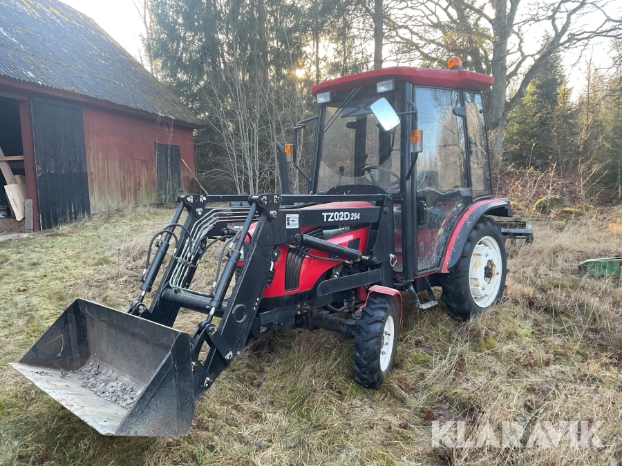 Traktor Poton Europard 254 med redskap