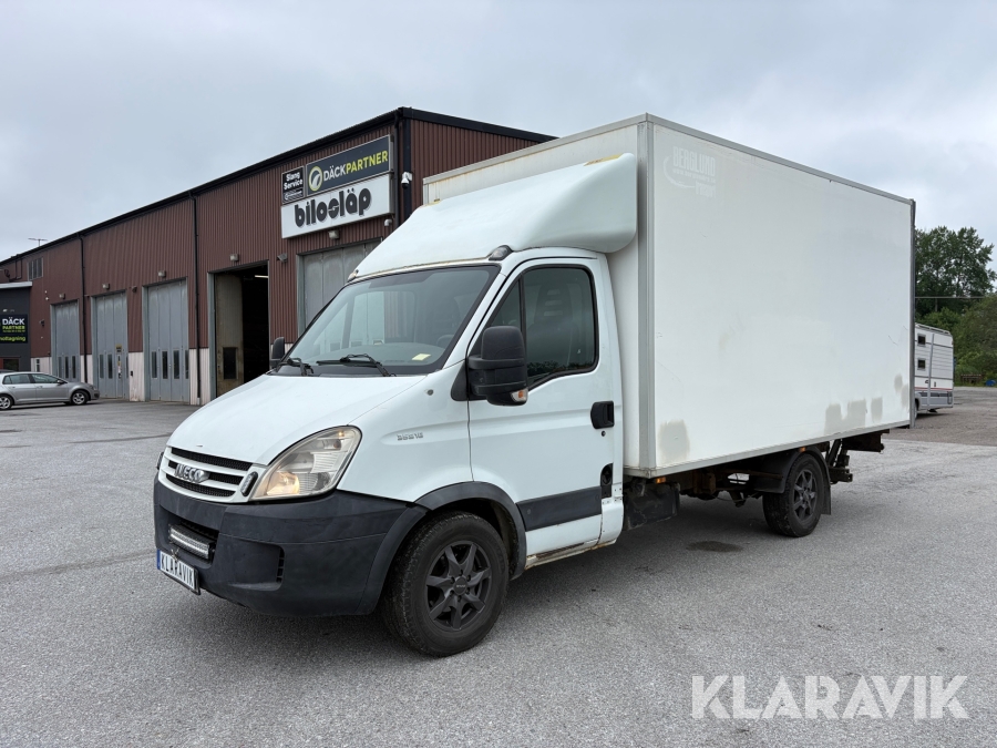 Skåpbil Iveco Daily 35S18