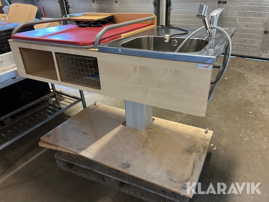 Skötbord med vask