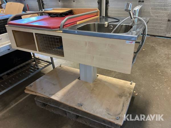 Skötbord med vask