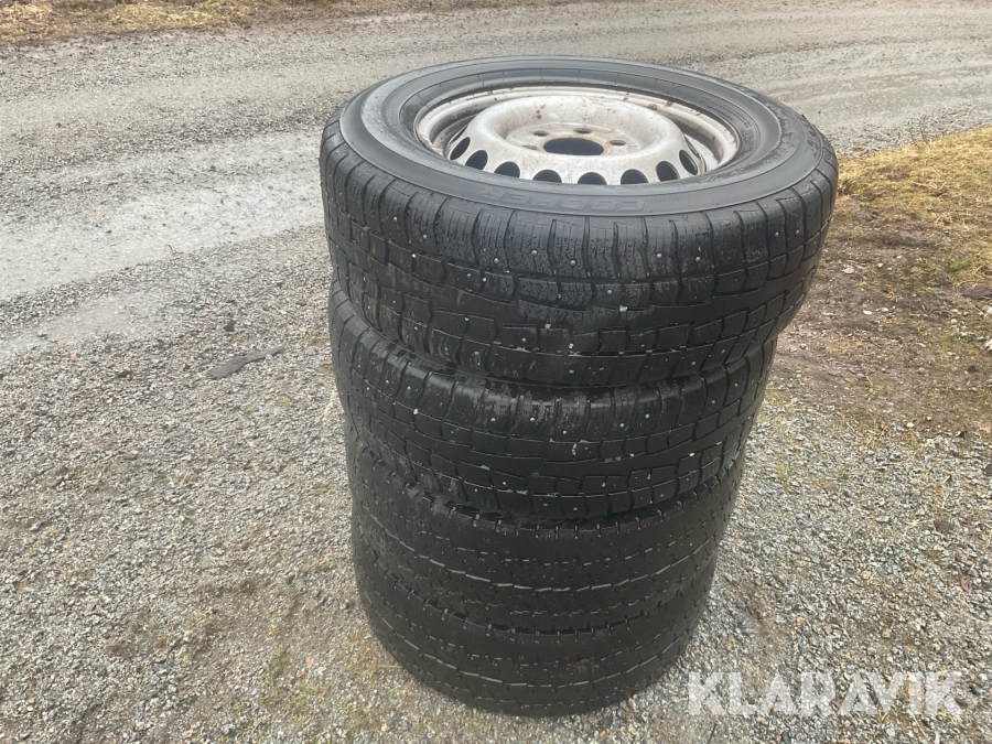 Dubbdäck på fälg Cooper 235/65R16C 6x130