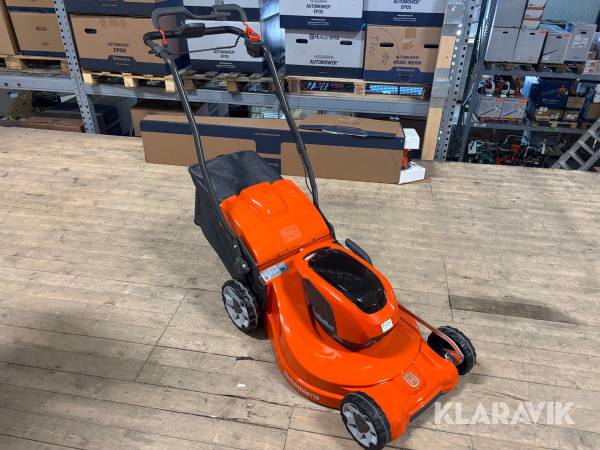 Gräsklippare Husqvarna LC 353iVX oanvänd