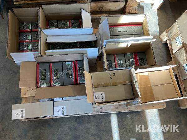 Träskruv Dyna Plus Och Borco 11 000 st, C4 för utomhusbruk, olika dimensioner, stolpskruv och försänkta