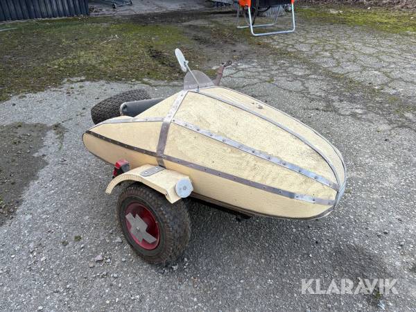 Sidovagn Har suttit på en veteranmoped